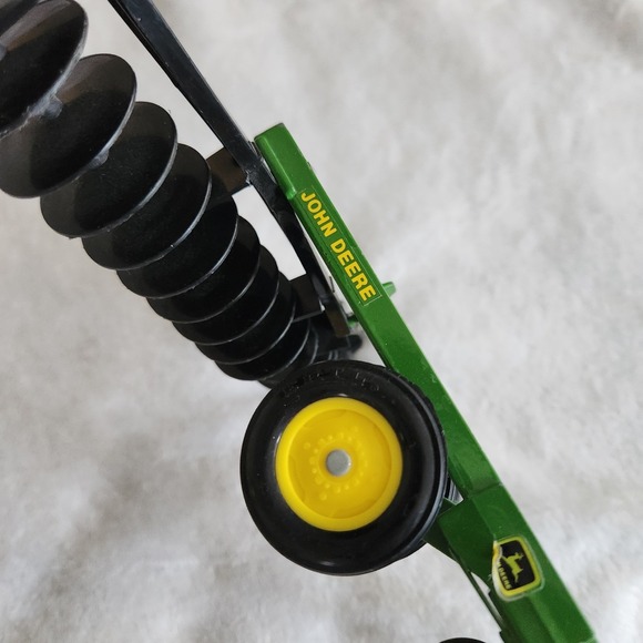 John Deere ERTL Tractor Pedal Disc Harrow, Diecast Metal Attachment 1/16 Scale - Picture 3 of 10